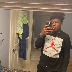 Meet your Posher, Yvon